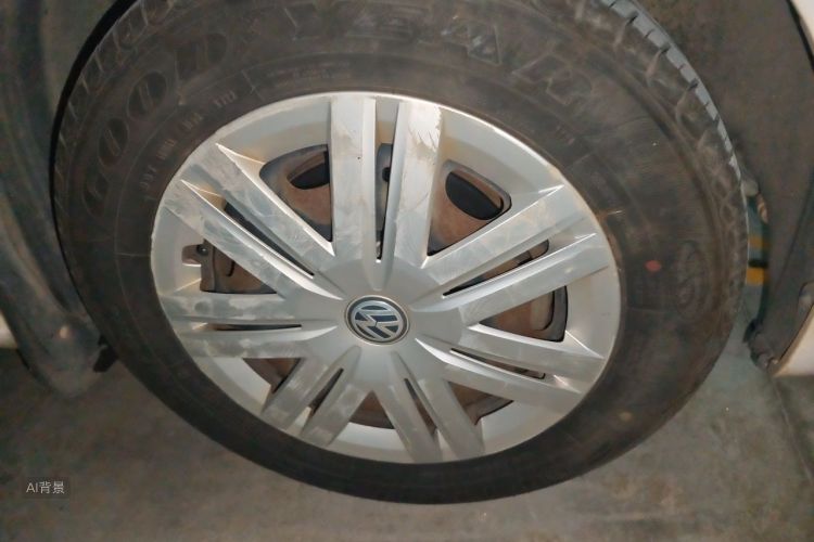 Volkswagen Polo 2015 car image #9