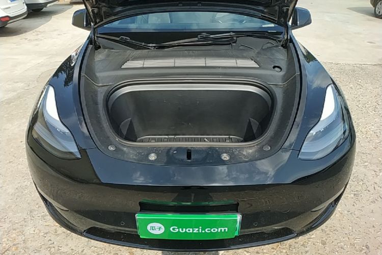 Tesla Model Y 2023 car image #20