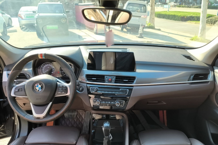BMW X1 2019 car image #10