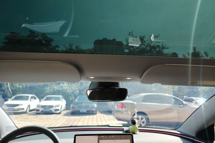 Tesla Model 3 2024 car image #20