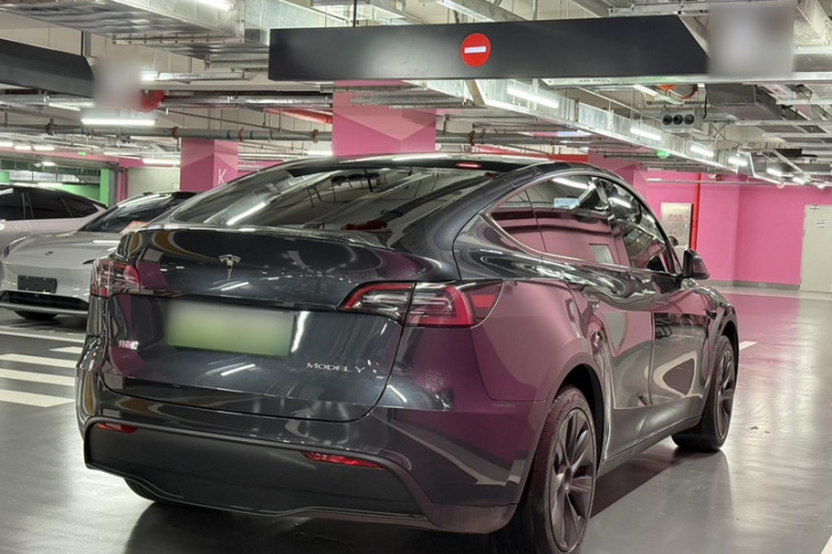 Tesla Model Y 2025 #6 Tesla Model Y 2025 car image #6