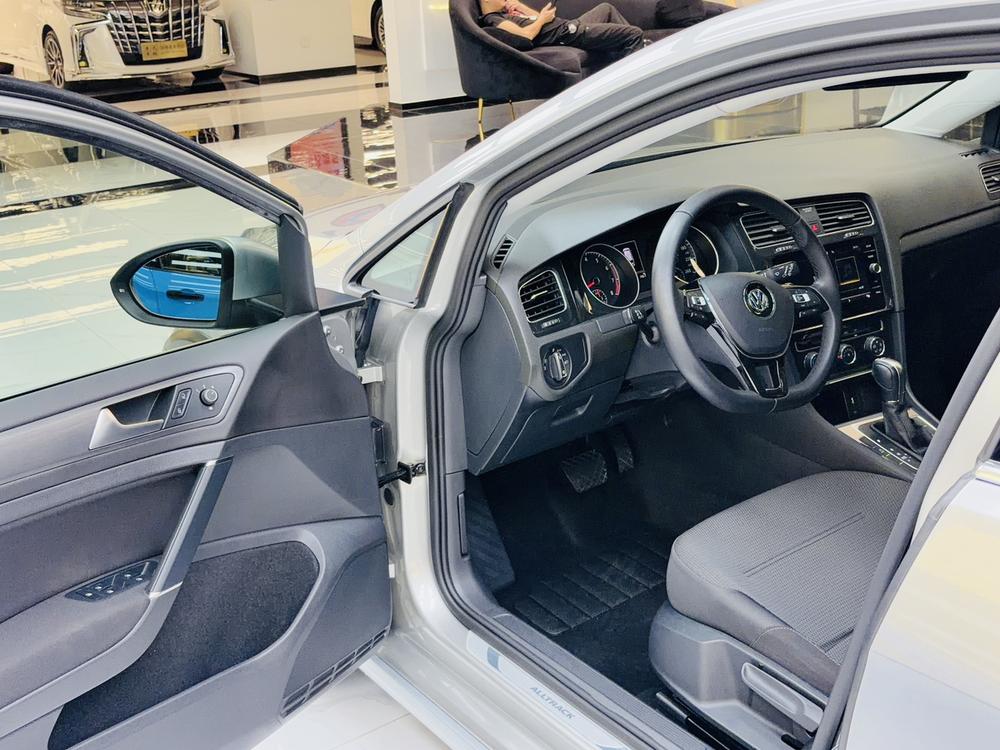 Volkswagen Golf (Imported) 2019 car image #18