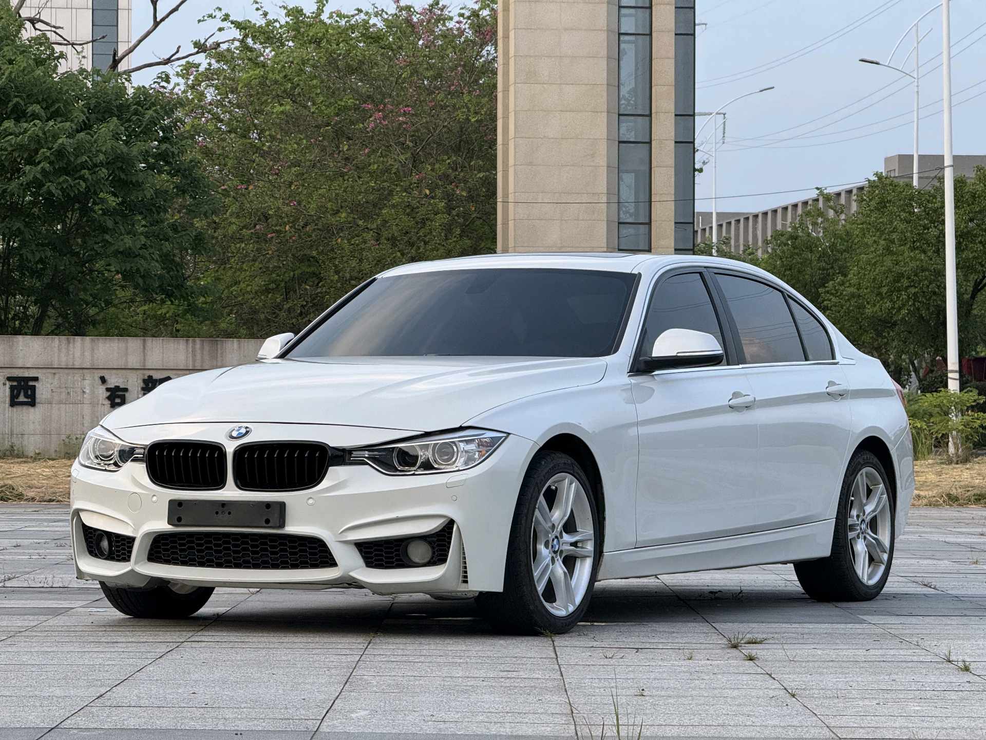 BMW 3 Series 2013 BMW 3 Series 2013 car image