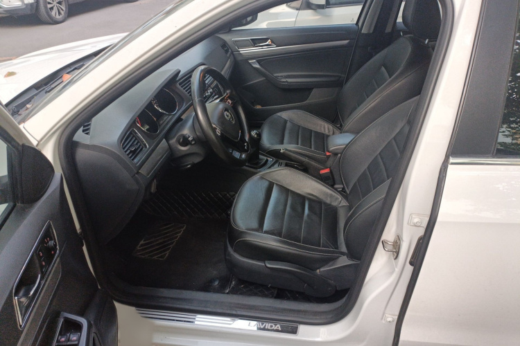 Volkswagen Lavida 2017 car image #19