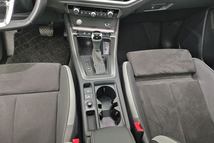 Audi Q3 2019 #18 Audi Q3 2019 car image #18