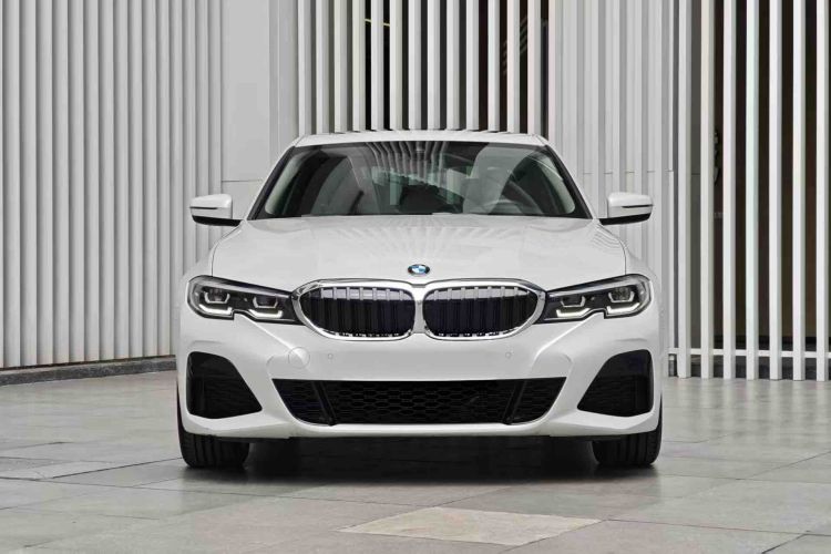 BMW 3 Series 2020 car image #8