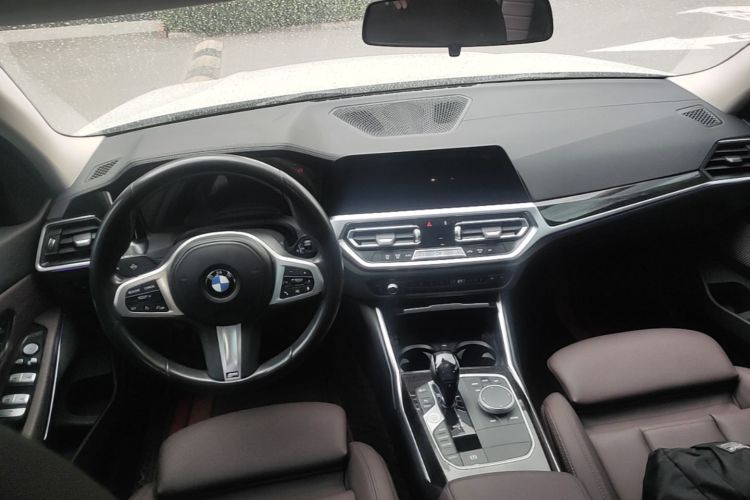 BMW 3 Series 2021 car image #11