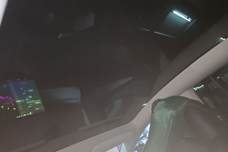 Tesla Model Y 2024 #16 Tesla Model Y 2024 car image #16