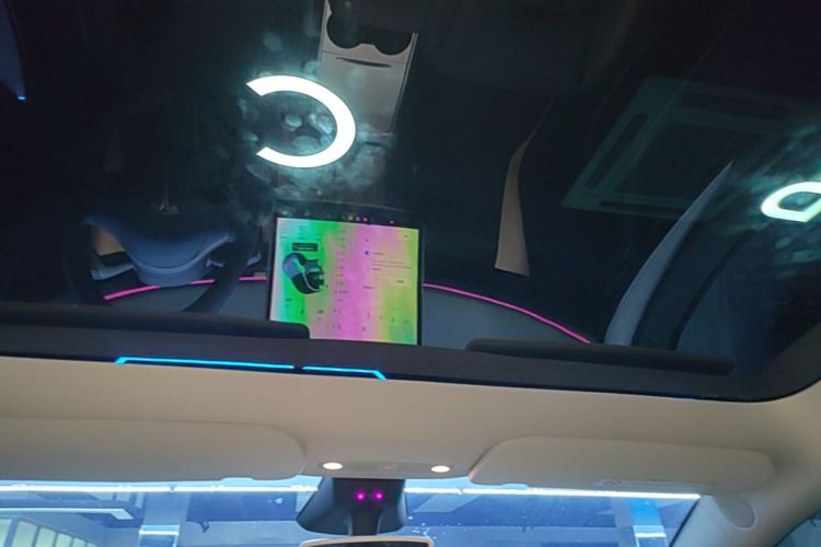 Tesla Model Y 2025 car image #18