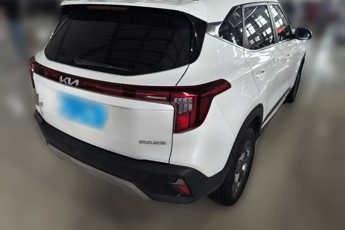 Kia Seltos 2025 car image #4