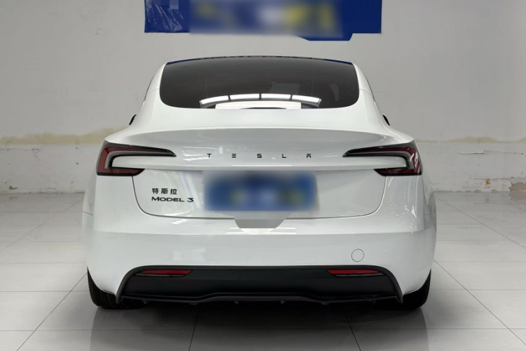 Tesla Model 3 2025 car image #8