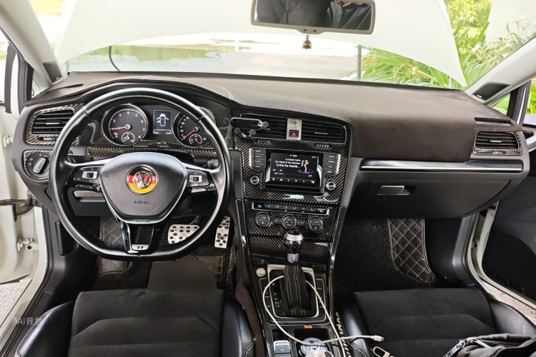 Volkswagen Golf 2015 car image #11
