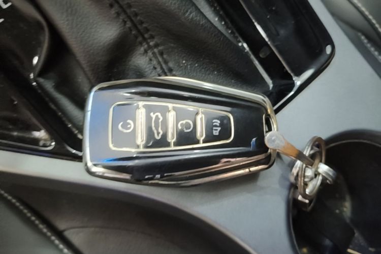 GEELY Emgrand 2022 car image #9
