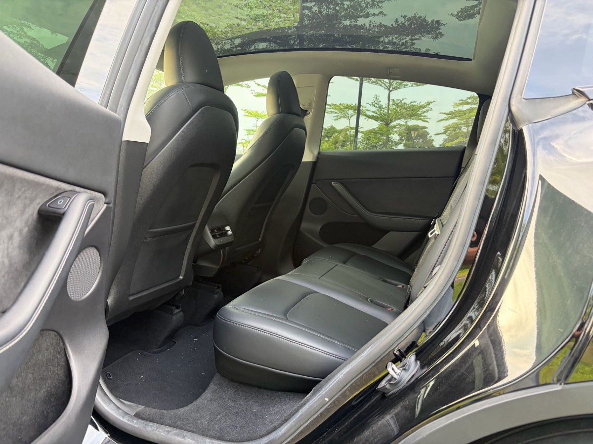 Tesla Model Y 2023 car image #5