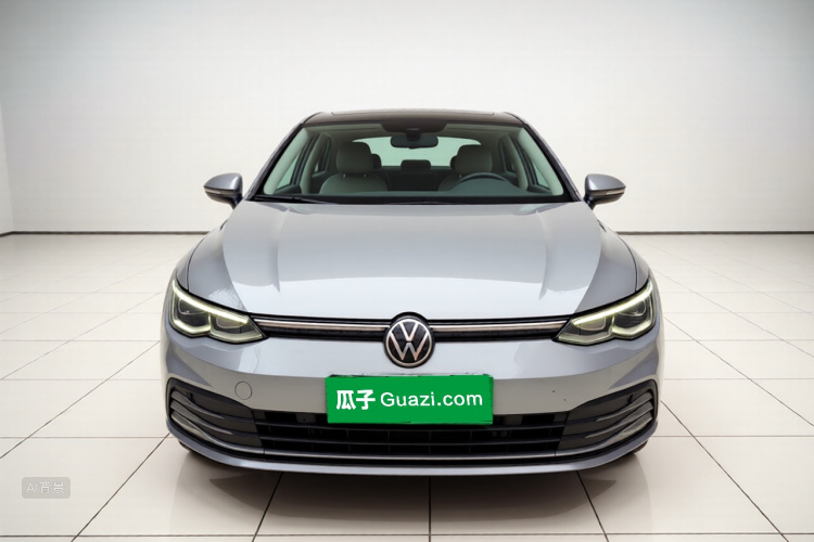 Volkswagen Golf 2022 car image #3
