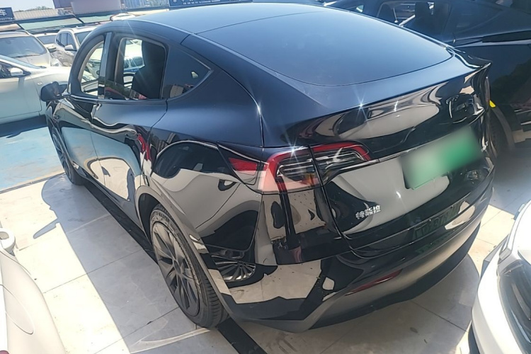 Tesla Model Y 2024 #5 Tesla Model Y 2024 immagine di auto #5