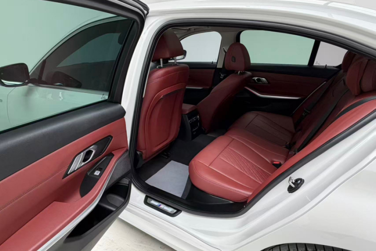 BMW 3 Series 2025 car image #11