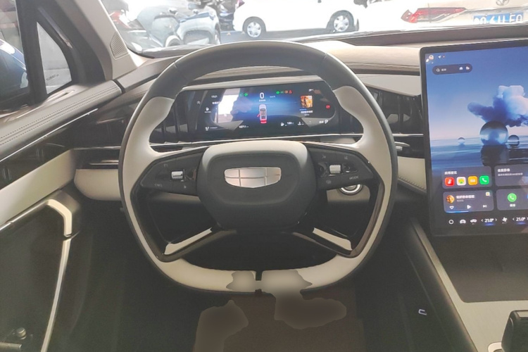 GEELY Boyue L 2025 car image #11
