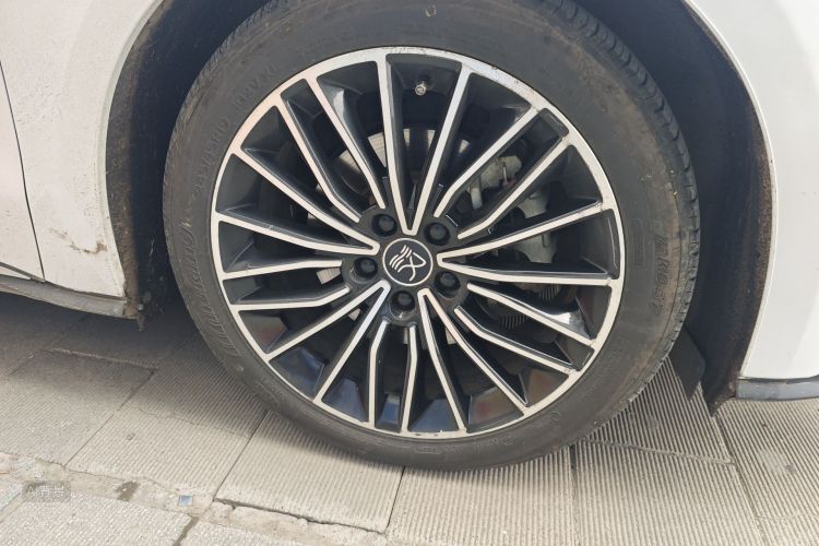 BYD Han 2022 immagine di auto #9