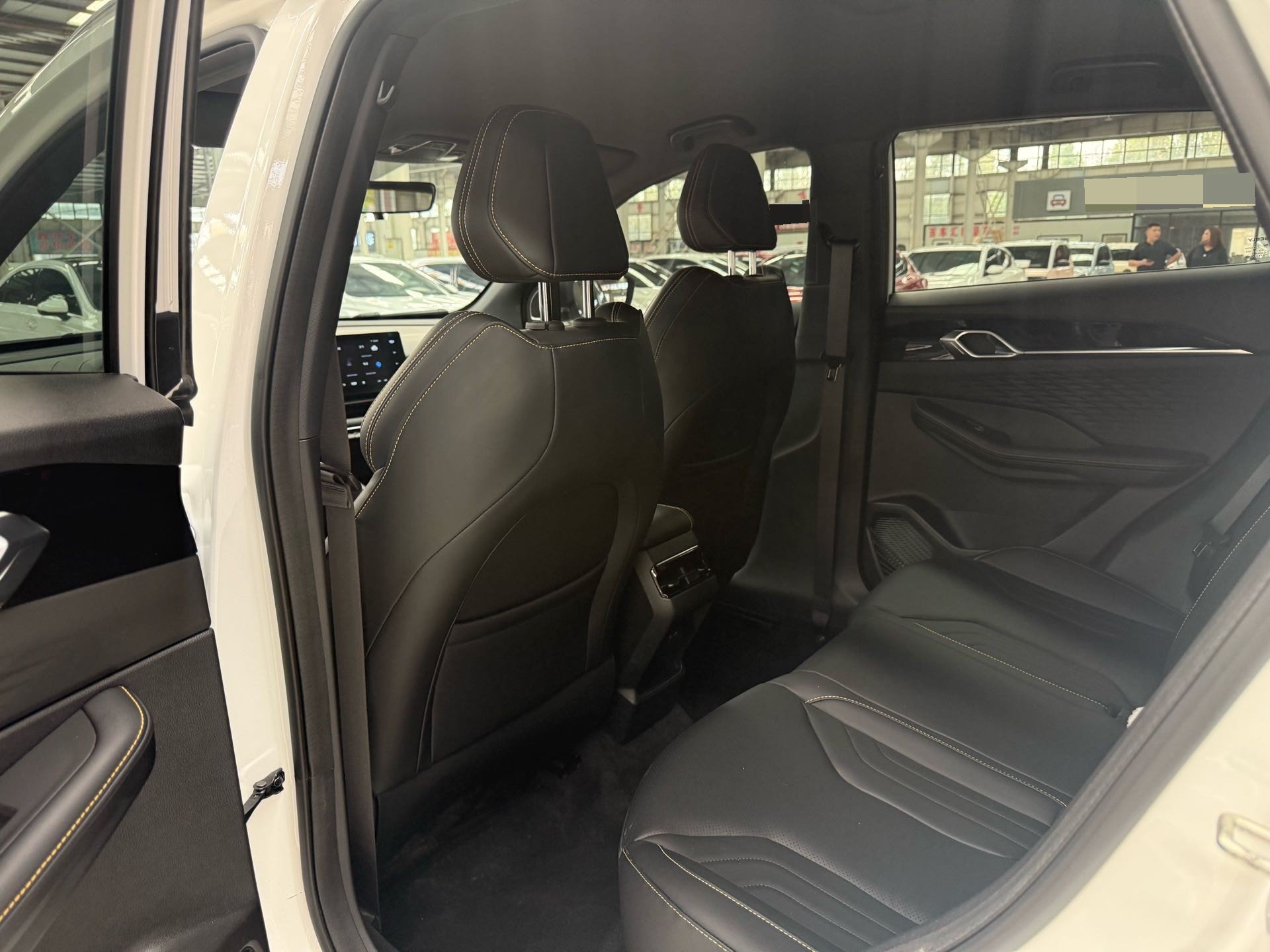 GEELY Coolray 2026 #5 GEELY Coolray 2026 car image #5