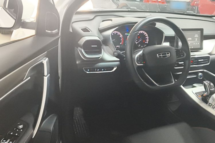 GEELY Coolray 2021 car image #16