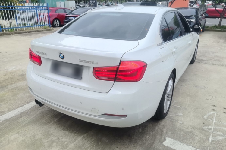 BMW 3 Series 2017 #7 BMW 3 Series 2017 car image #7