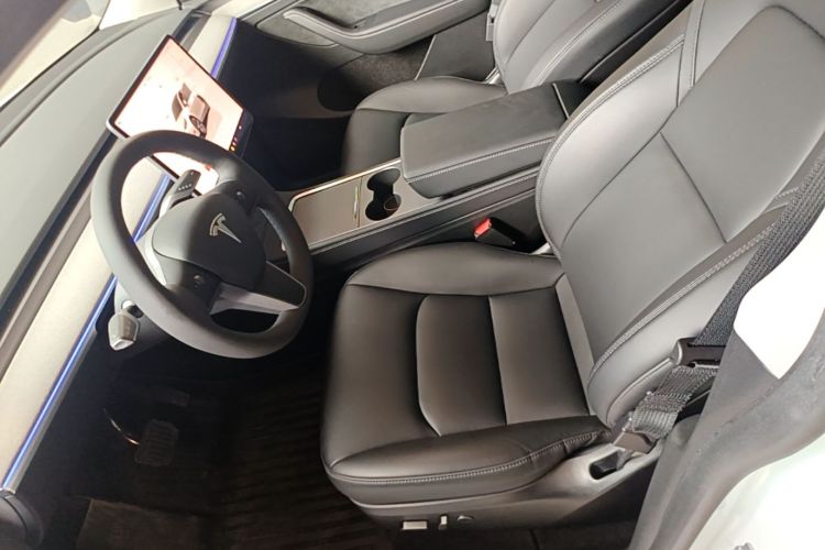 Tesla Model Y 2025 #15 Tesla Model Y 2025 car image #15