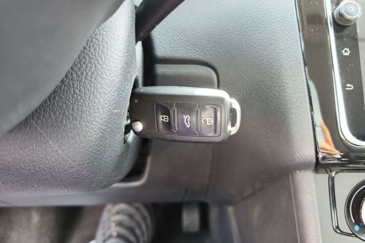 Volkswagen Polo 2018 car image #14