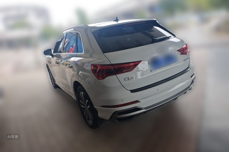Audi Q3 2020 car image #5