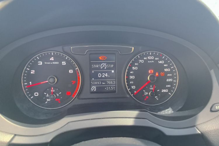 Audi Q3 2018 #12 Audi Q3 2018 car image #12