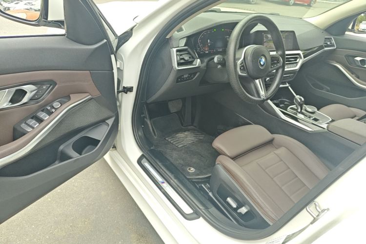 BMW 3 Series 2021 #16 BMW 3 Series 2021 car image #16