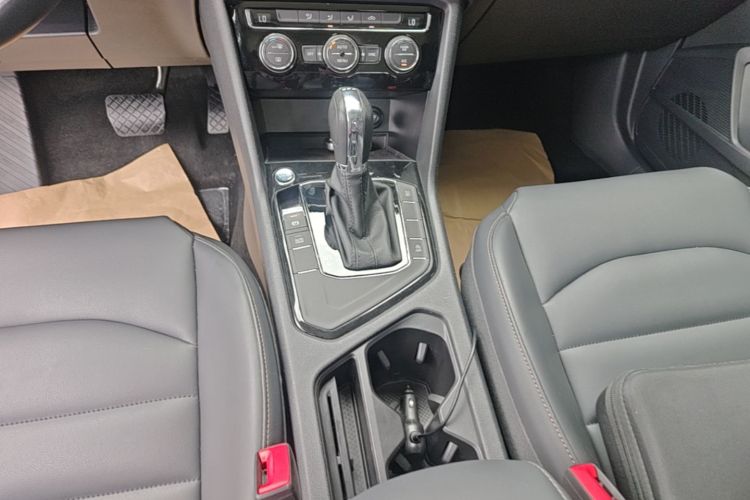 Volkswagen Tharu 2020 car image #14