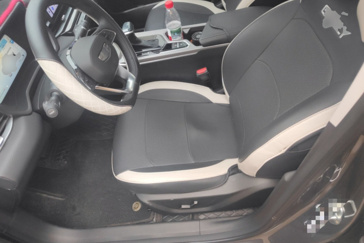 GEELY Emgrand 2025 car image #19