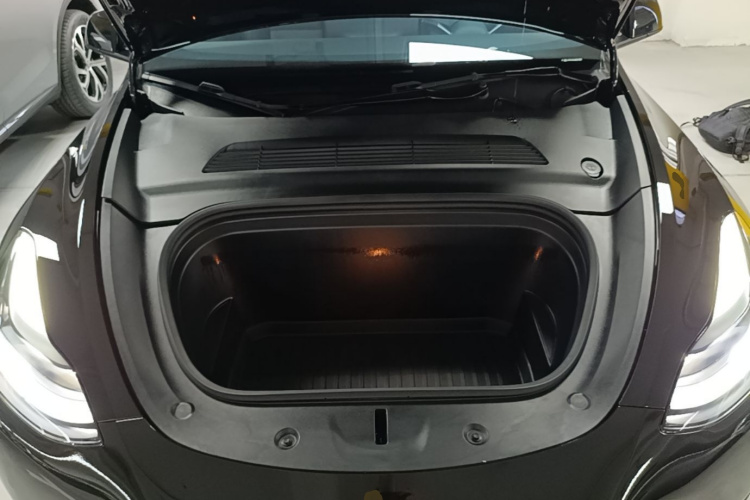 Tesla Model Y 2024 #20 Tesla Model Y 2024 car image #20