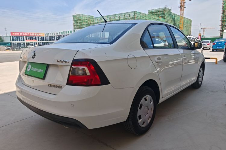 Skoda Rapid 2018 #7 Skoda Rapid 2018 car image #7