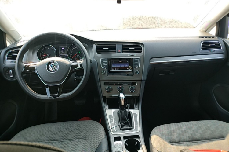 Volkswagen Golf 2016 car image #10