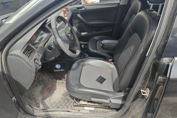 Volkswagen Santana 2015 car image #9