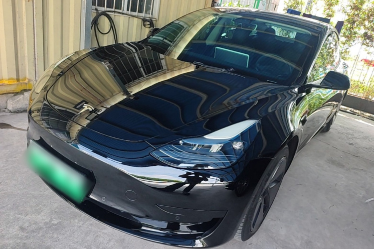 Tesla Model 3 2022 car image #2