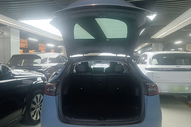 Tesla Model Y 2023 imagem de carro #19
