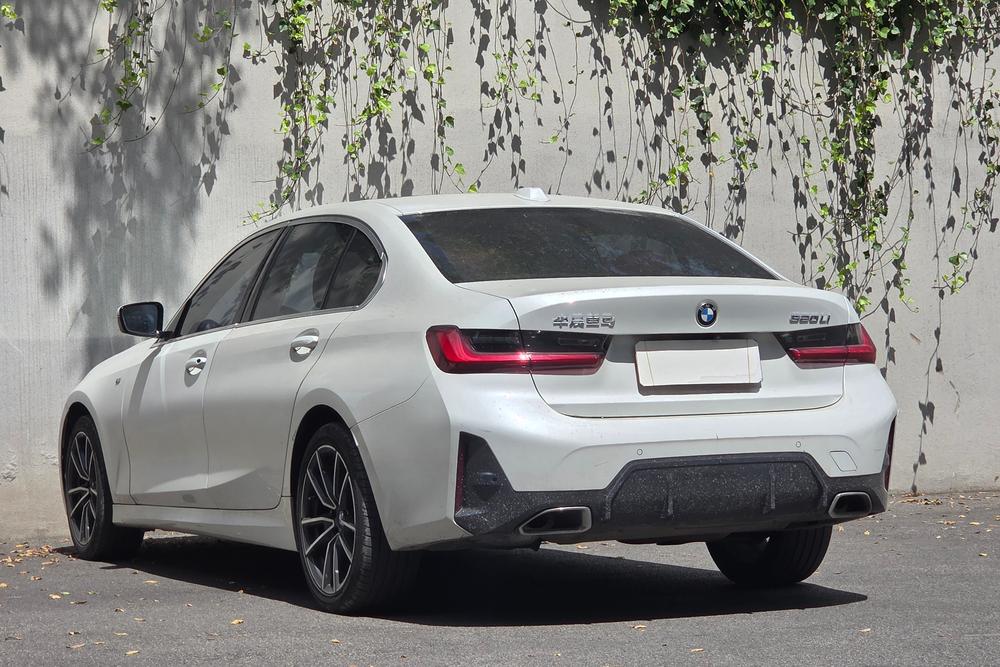 BMW 3 Series 2024 car image #4