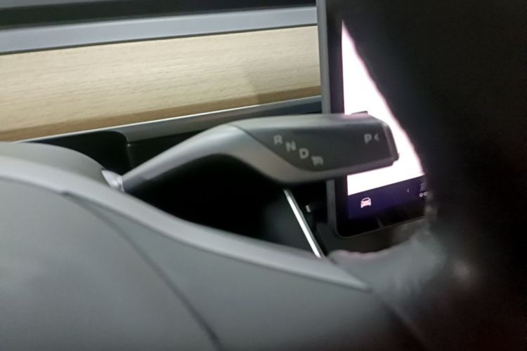 Tesla Model 3 2020 car image #14