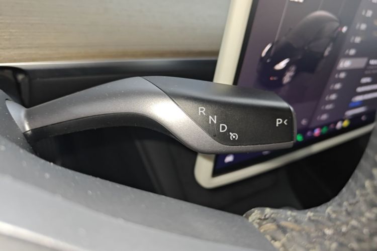 Tesla Model Y 2023 #14 Tesla Model Y 2023 car image #14