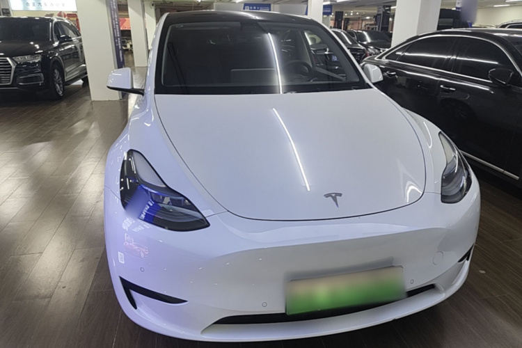 Tesla Model Y 2023 car image #3