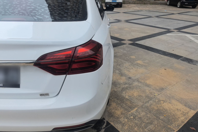 GEELY Emgrand 2019 car image #8