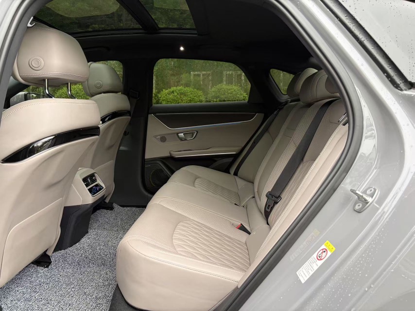 BYD Han 2025 car image #5