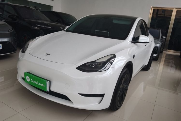 Tesla Model Y 2022 car image #2