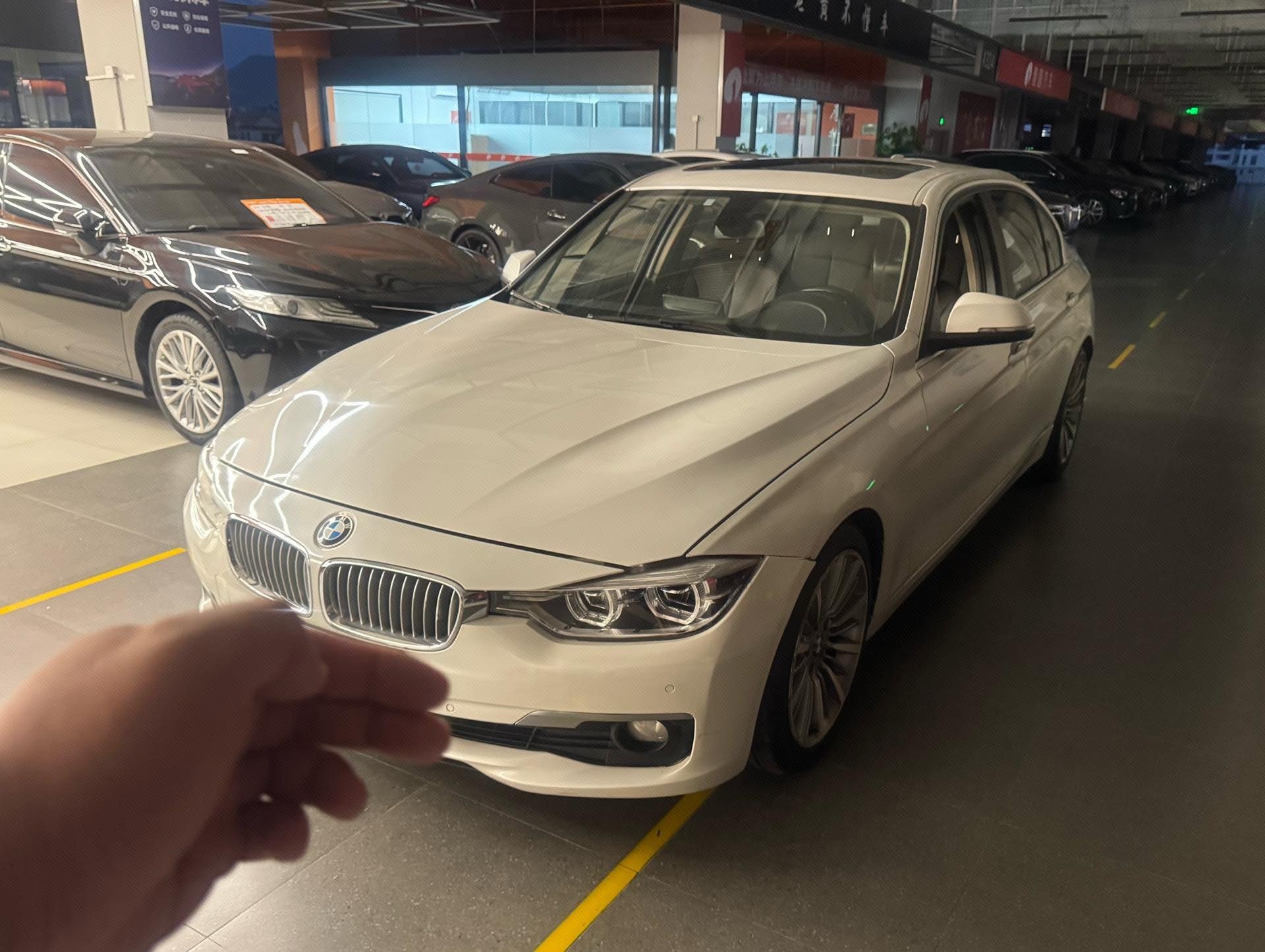 BMW 3 Series 2019 car image 