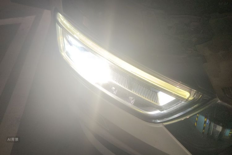 Audi Q3 2019 car image #8