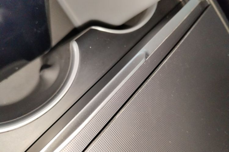 Tesla Model 3 2024 car image #9