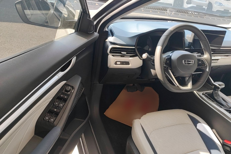 GEELY Emgrand 2023 immagine di auto #12